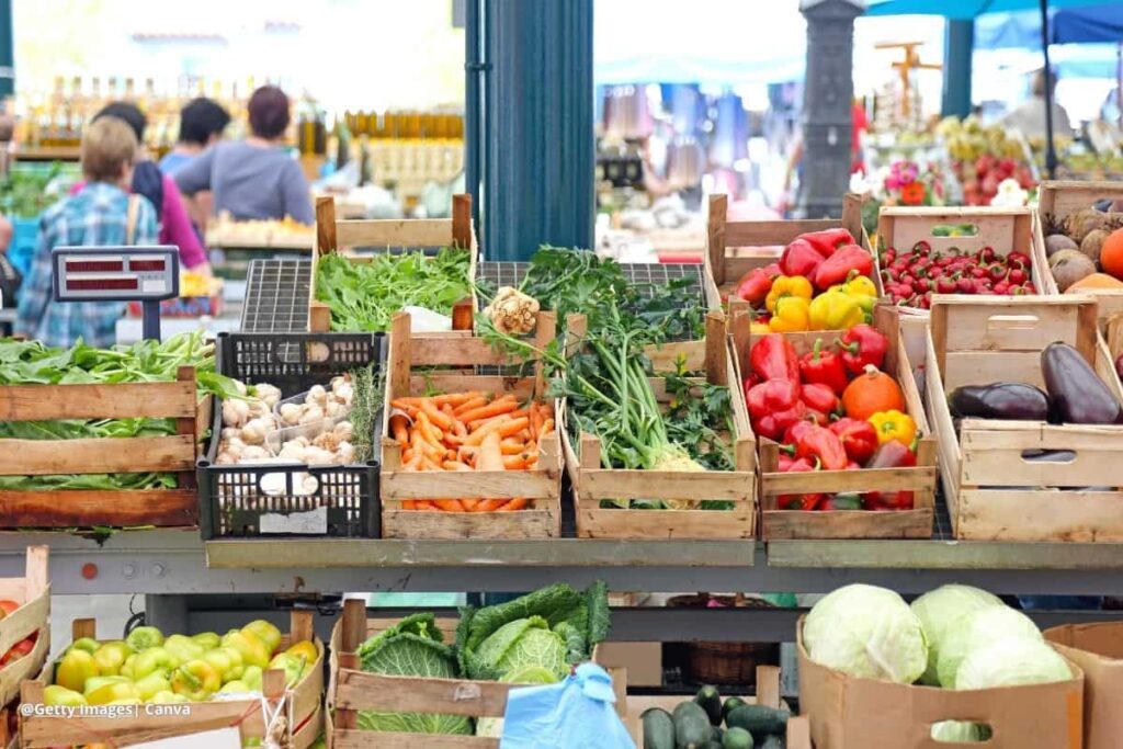 Ahorro en el hogar comprando en plazas de mercado Colombia