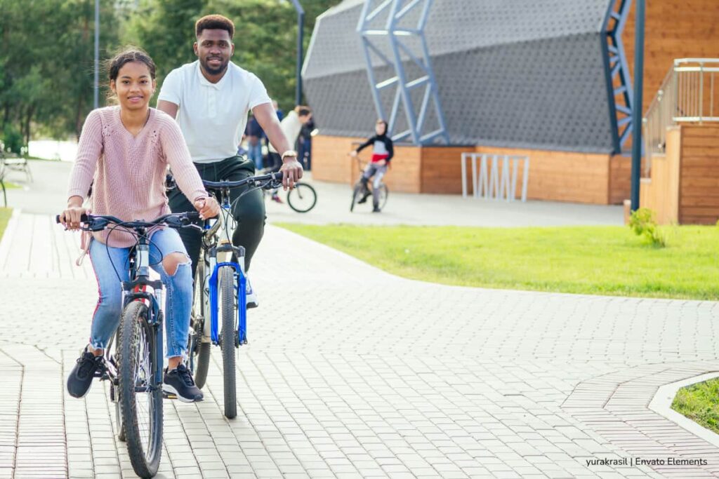 Día sin Carro 2026, personas disfrutando montar bicicleta, Más Estilo de Vida